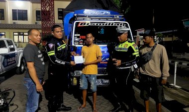 Polres-Situbondo-Berikan-Sangsi-Tegas-Sopir-Ugal-–-ugalan-yang-Videonya-Viral-di-Medsos